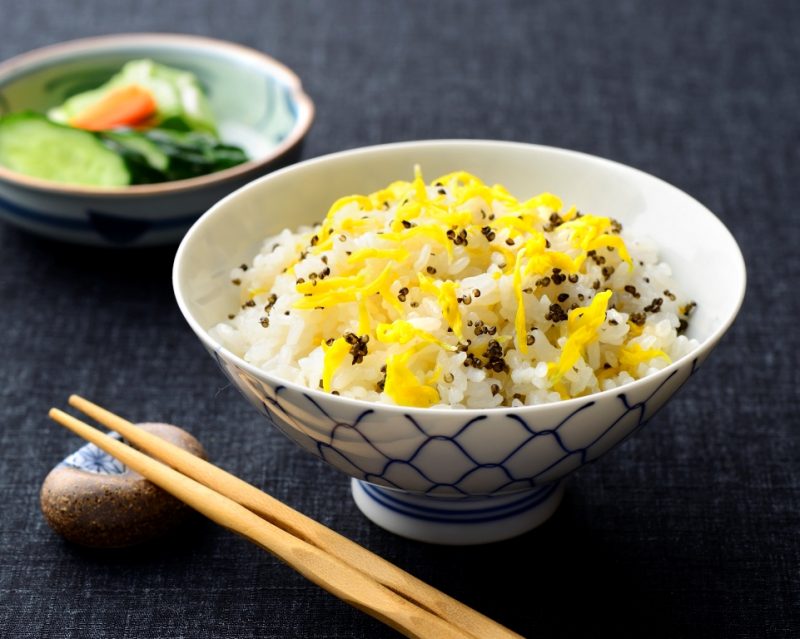 【混ぜご飯シリーズ！】　とんぶりと菊の混ぜご飯